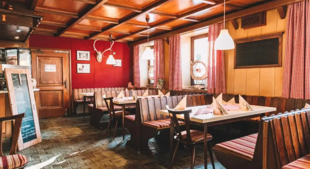 Landgasthof Zum Hieblwirt, Varaa Matkakoti Hotellit Baijeri pysäköinnillä, Pysäköinti