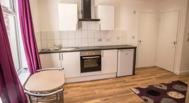 Town Centre Apartments, Book Apartment Dewsbury West Yorkshire