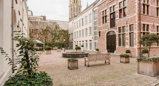Апартаменты The Capital Street Triplex