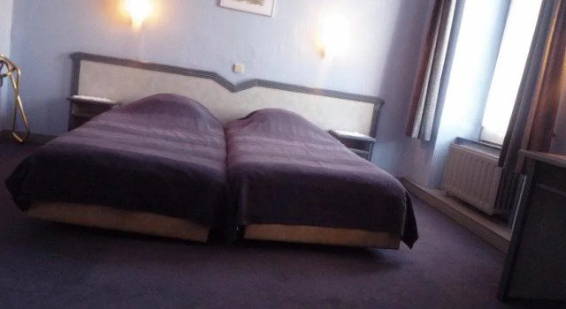 Hotel Le Limbourg, Забронировать Отель Рошфор 