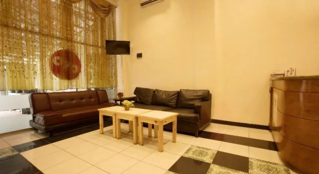 OYO 262 Ian Jk Hotel, Prenota Hotel Hotel a Banten con parcheggio, Parcheggio