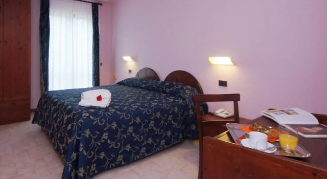 Hotel Garnì Al Poggio, Забронировать Отель Тиньяле озеро Гарда