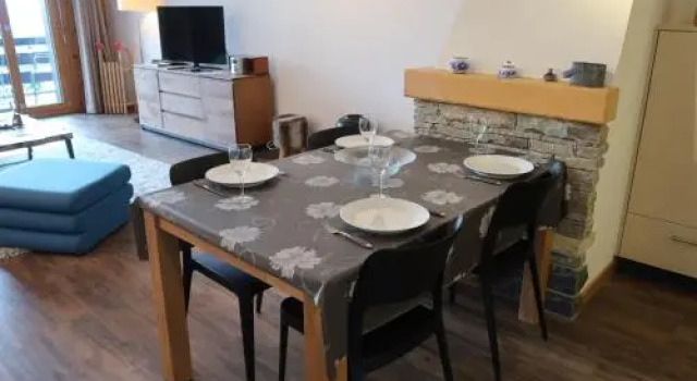Apartment Le Chaedoz, Prenota Appartamento Hotel a Canton Vallese con parcheggio, Parcheggio