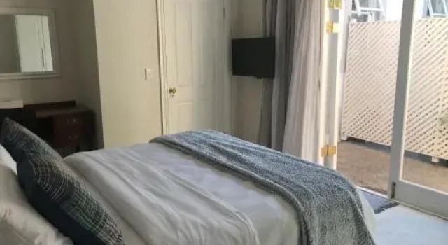 1 on Mona B & B, Забронировать Отель «постель и завтрак» Newlands 