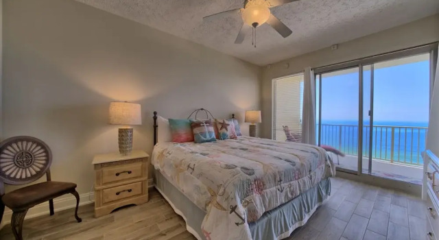 Marvelous Condo with Beachside Pool and Free Poolside WiFi - Unit 0902 by RedAwning, Забронировать Апартаменты/квартира Панама-Сити Панхэндл Флорида, рядом с Загородный клуб "Сигнал Хилл"