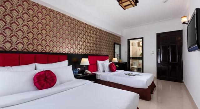 Трёхместный номер с видом на город Hanoi Amore Hotel & Travel