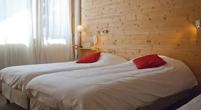 Трёхместный номер Superior с балконом Hôtel-Restaurant La Mandia