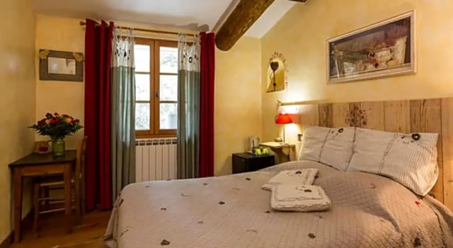Le Degoutaud, Rezerwuj Hotel Hotele w Mont Ventoux z basenem, Basen