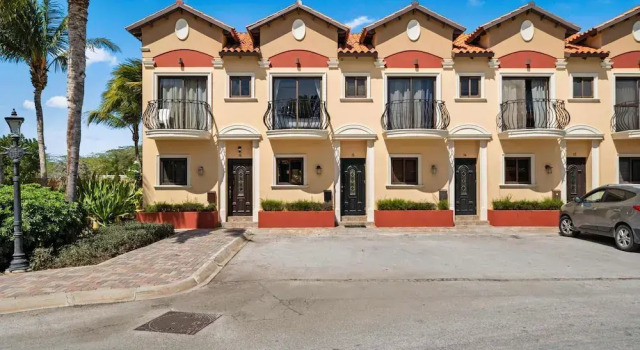 Diamante 15, Rezervovat Hotel Noord Aruba
