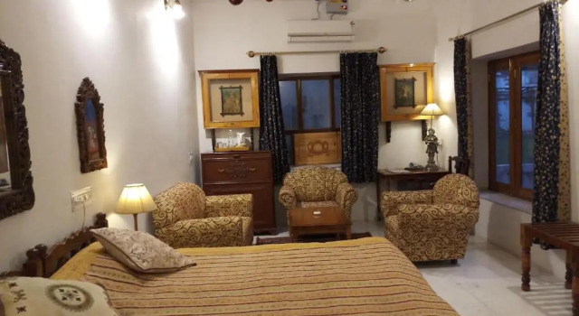 Номер Deluxe Haveli Braj Bhushanjee Heritage Hotel and Museum