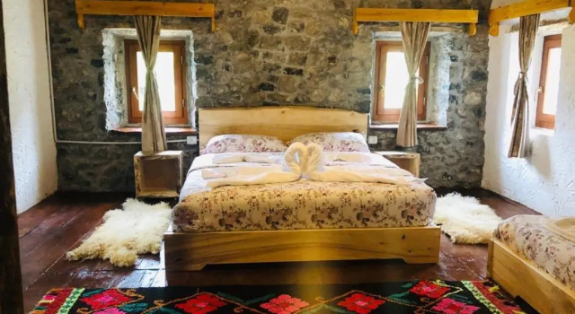 Shpella Guesthouse Theth, Book Hotel Billige hoteller i Shkoder County