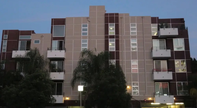 Апартаменты Luxury 2 Bed 2 Bath in Studio City