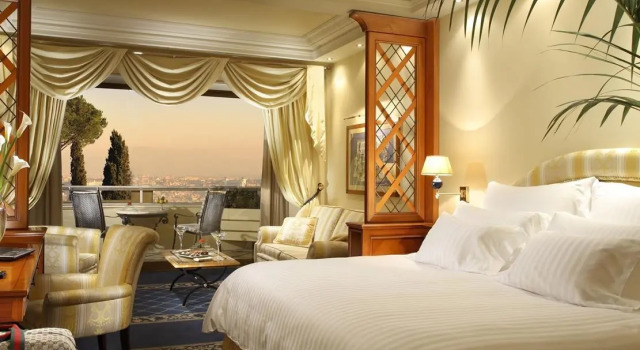 Двухместный номер Deluxe Rome Cavalieri, A Waldorf Astoria Hotel