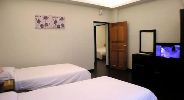 Четырёхместный номер Deluxe с 2 комнатами Moon Villa