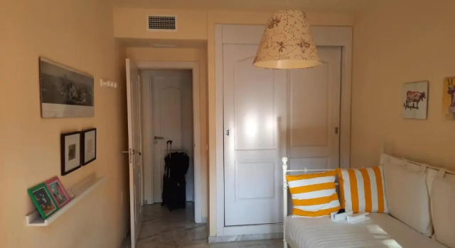 Апартаменты Apartamento de 2 habitaciones en el corazón de La Milla de Oro,Marbella