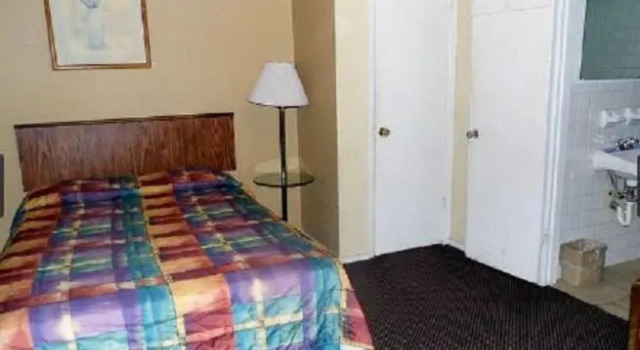 Standard Doppel Zimmer Interstate Motel