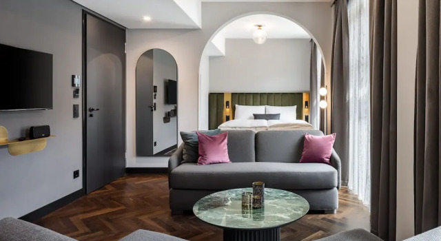 Supérieure triple chambre 1 chambre avec balcon AMANO Home Leipzig