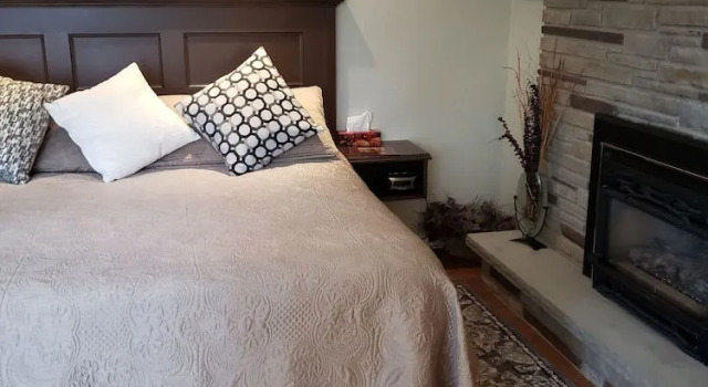627 On King Bed and Breakfast, Varaa Hotelli Niagara Wine Region Ontario