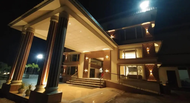 Flamingo Club and Resort Una 3 Km Away from Diu Check Post, Varaa Lomakeskus Lomahotellit kohteessa Gujarat, Lomakeskus