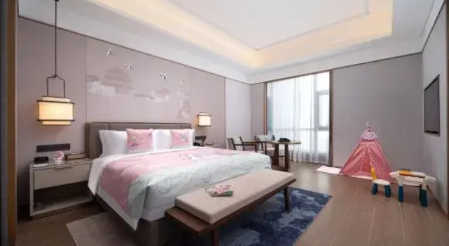 Семейный люкс Deluxe Xinhe International Hotel