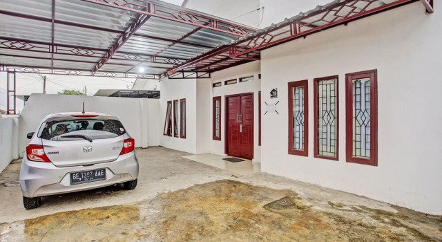 OYO LIFE 92034 Jay Homestay Syariah
