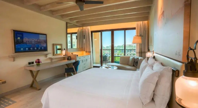Двухместный номер с балконом Saadiyat Rotana Resort and Villas