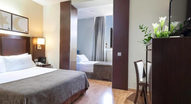 Трёхместный номер Acta Atrium Palace