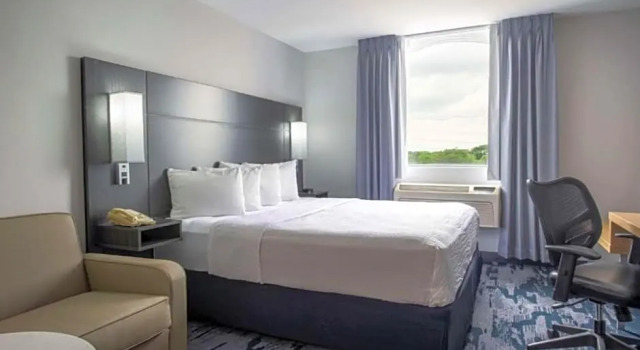 Номер Business Quality Inn & Suites