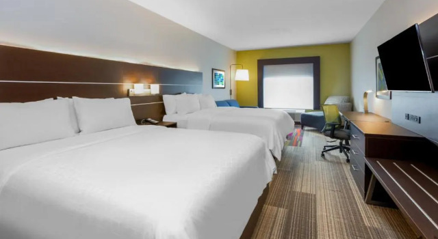 Люкс Holiday Inn Express Hotel & Suites Woodhaven by IHG