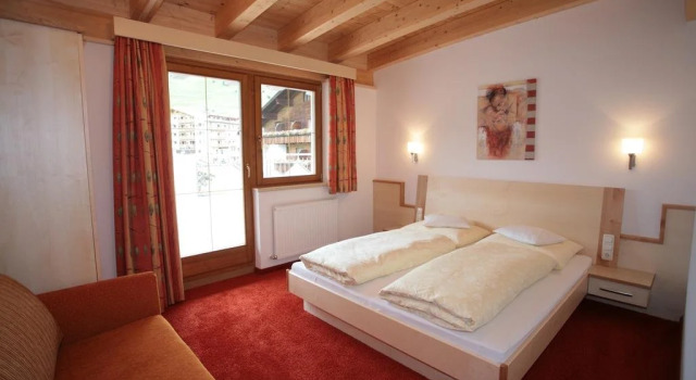 Ferienhaus Platöll, Rezerwuj Hotel Hotele w Tyrol z parkingiem, Parking
