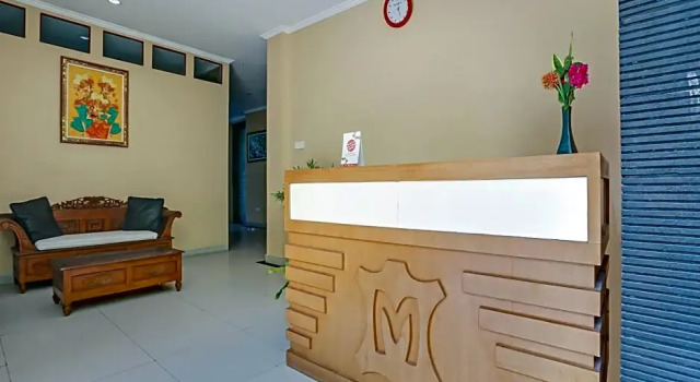 OYO Flagship 90966 Moreno Homestay, Rezerwuj Hotel Legian Badung