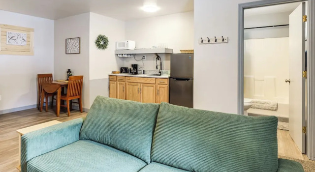 < 1 Mi to Boat Launch! Schroon Lake Basecamp, Varaa Huoneisto Schroon Lake Adirondack Mountains