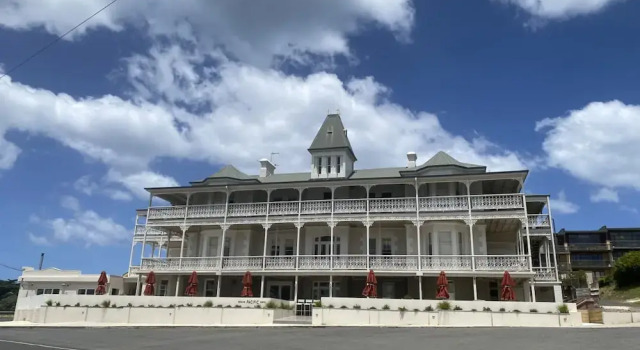 Central Lorne Retreat Quality Home Near Beach Town, Varaa Lomakoti Lorne 