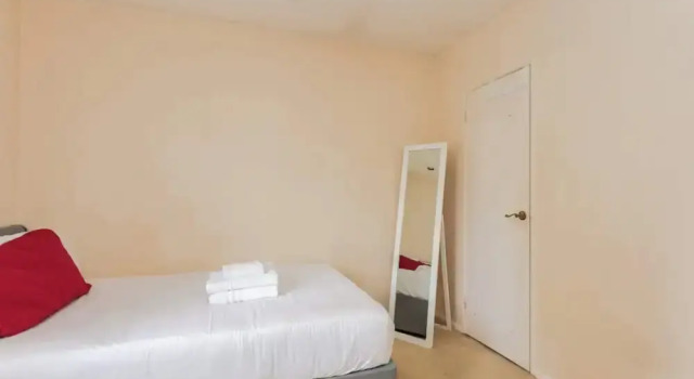 Homely 3 Bedroom House With a Garden