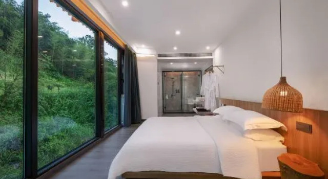 Четырёхместный семейный люкс Avatar Mountain Resort—Mountain View | Swimming Pool | Free Station Pick-up | Western Cuisine