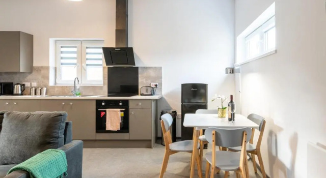 The Eldern - Spacious, Netflix, free Parking, close to A1