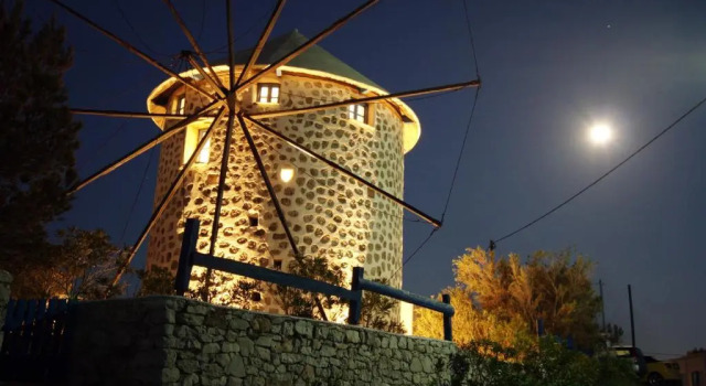 Номер Standard Windmill Studios