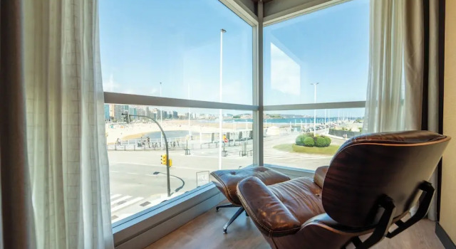 Номер Deluxe Abba Playa Gijón