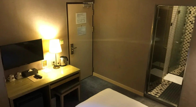 Двухместный номер Standard 麗馨商旅七賢館