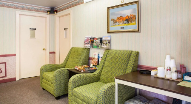 Hometown Inn Athens, Varaa Hotelli Athens Ohio