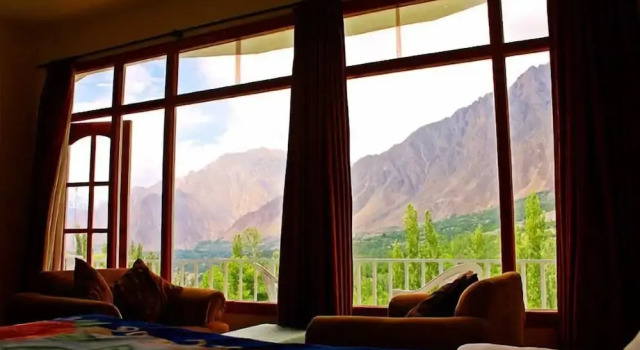 Двухместный номер Executive с балконом Hilltop Hotel, Hunza