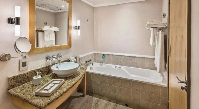 Двухместный номер Classic Le Suffren Hotel & Marina