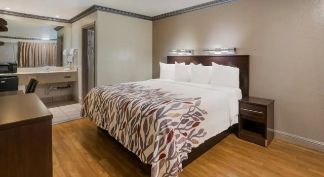 Люкс Red Roof Inn Stockton