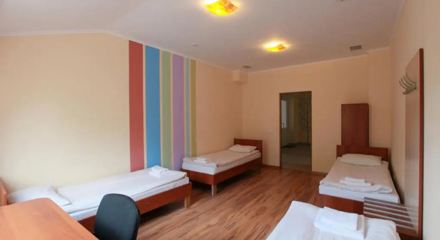 Кровать в общем номере (мужской номер) Budget Hotel Ekotel
