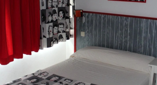Hostal Doña Isabel, Забронировать Отель Махадаонда Провинция Мадрид