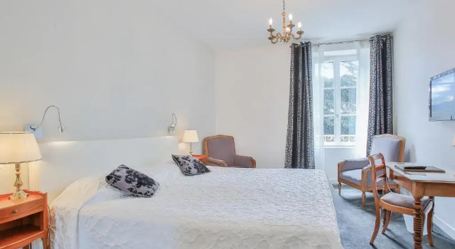 Двухместный номер Standard Logis Hotel Royal Saint-Mart