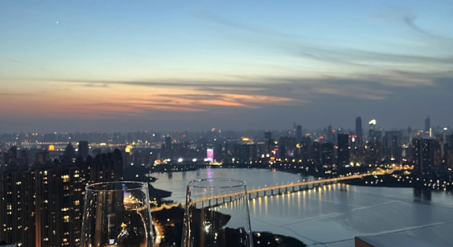 Четырёхместный номер Executive с видом на озеро Wuhan Marriott Hotel Wuchang