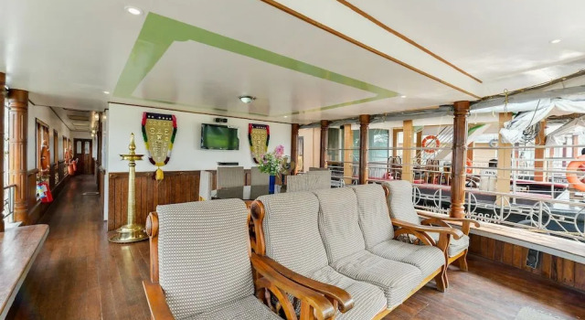 OYO 23047 Rkv Golden Petal Houseboat 3 Bhk, Забронировать Отель Отели штата Кералы с завтраком, Завтраки