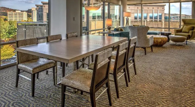 Люкс Hilton Franklin Cool Springs