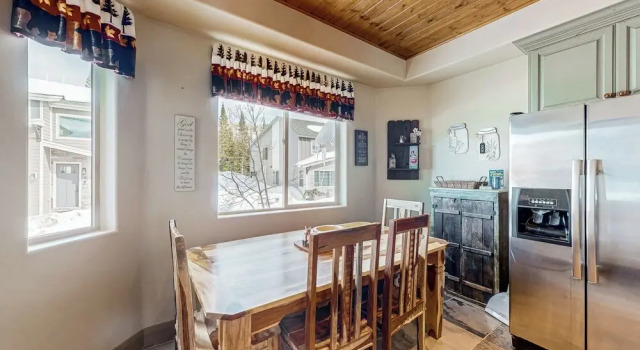 Steps to Brian Head Resort: Ski Home w/ Games, Rezerwuj Apartament Hotele w Iron County z parkingiem, Parking